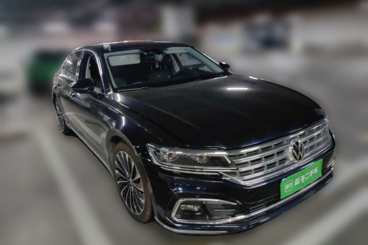 Used Volkswagen Phideon 2021 380TSI Prestige Edition Front Right 45 Deg