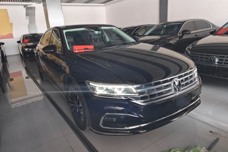 Used Volkswagen Phideon 2021 380TSI Prestige Edition Front Right 45 Deg