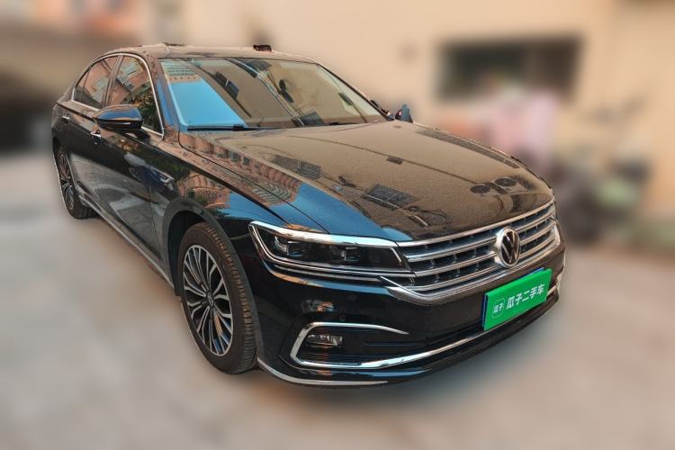 Used Volkswagen Phideon 2021 380TSI Luxury Edition Front Right 45 Deg