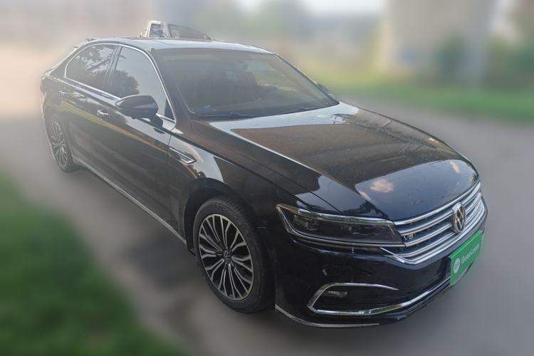 Used Volkswagen Phideon 2021 380TSI Luxury Edition Front Right 45 Deg
