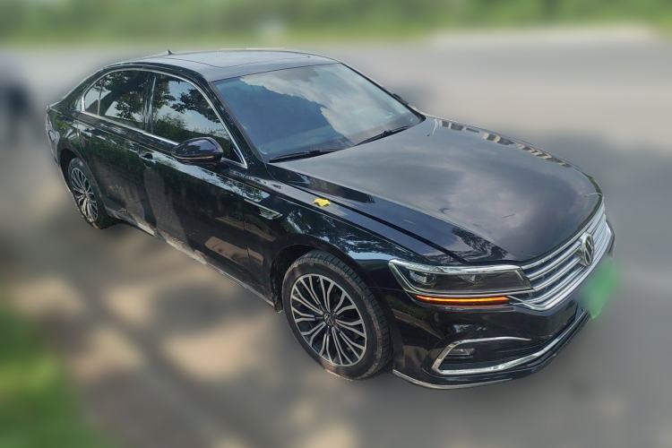 Used Volkswagen Phideon 2021 380TSI Luxury Edition Front Right 45 Deg