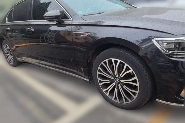 Used Volkswagen Phideon 2021 380TSI Luxury Edition Front Right 45 Deg