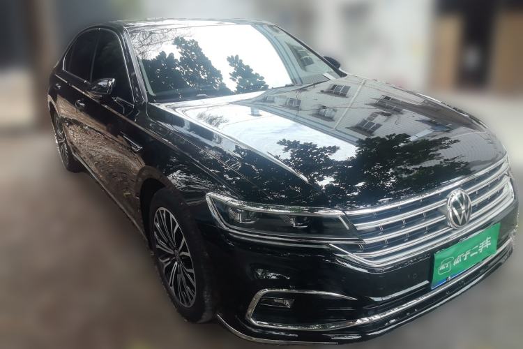 Used Volkswagen Phideon 2021 380TSI Luxury Edition Front Right 45 Deg