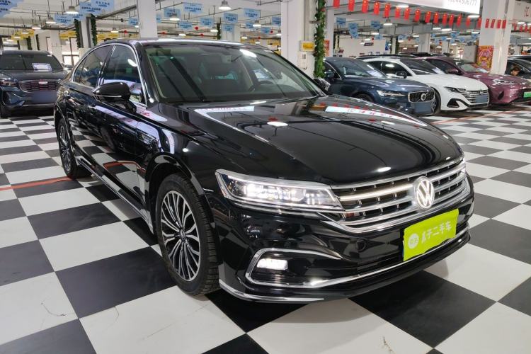 Used Volkswagen Phideon 2021 380TSI Luxury Edition Front Right 45 Deg