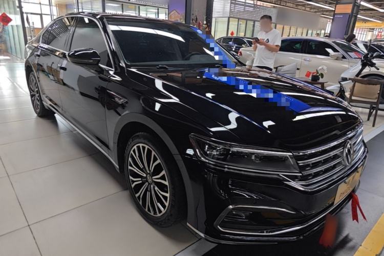Used Volkswagen Phideon 2021 380TSI Luxury Edition Front Right 45 Deg