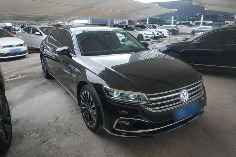 Used Volkswagen Phideon 2021 380TSI Flagship Edition Front Right 45 Deg