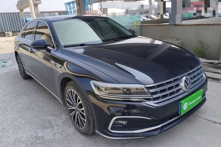 Used Volkswagen Phideon 2021 380TSI Luxury Edition Front Right 45 Deg