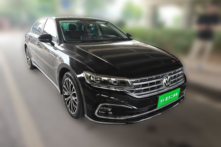 Used Volkswagen Phideon 2021 380TSI Luxury Edition Front Right 45 Deg
