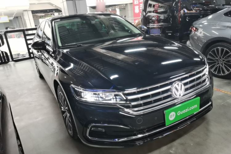 Used Volkswagen Phideon 2021 380TSI Luxury Edition Front Right 45 Deg