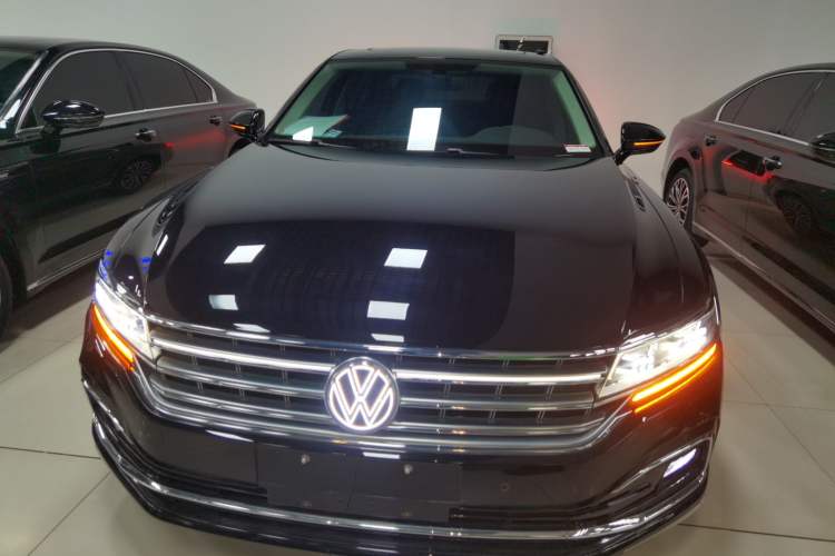 Used Volkswagen Phideon 2021 380TSI Luxury Edition Front