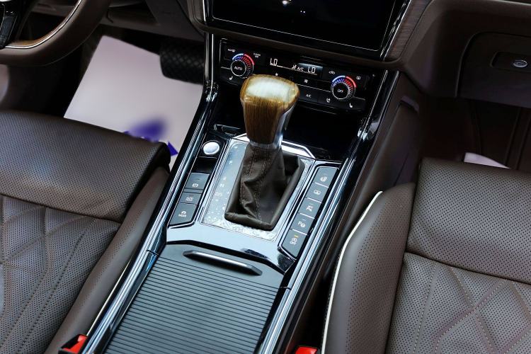 Used Volkswagen Phideon 2021 380TSI Prestige Edition Gear Lever