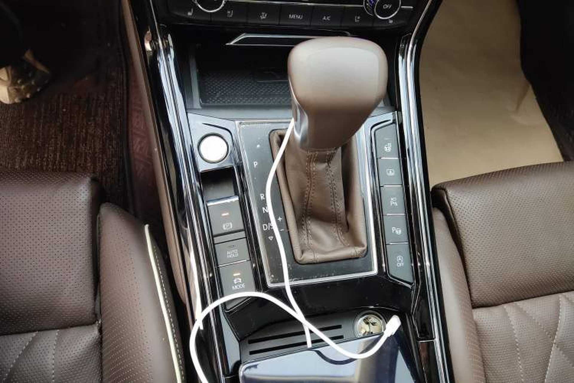 Used Volkswagen Phideon 2021 380TSI Prestige Edition Gear Lever