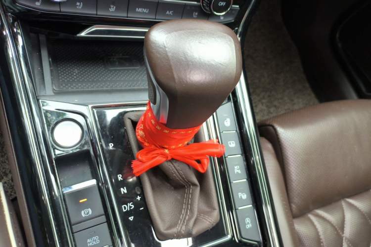 Used Volkswagen Phideon 2021 380TSI Prestige Edition Gear Lever