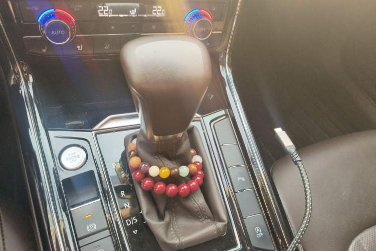 Used Volkswagen Phideon 2021 380TSI Luxury Edition Gear Lever