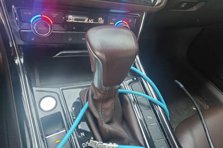 Used Volkswagen Phideon 2021 380TSI Luxury Edition Gear Lever