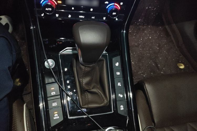 Used Volkswagen Phideon 2021 380TSI Prestige Edition Gear Lever