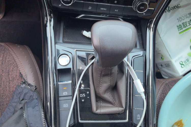 Used Volkswagen Phideon 2021 380TSI Luxury Edition Gear Lever