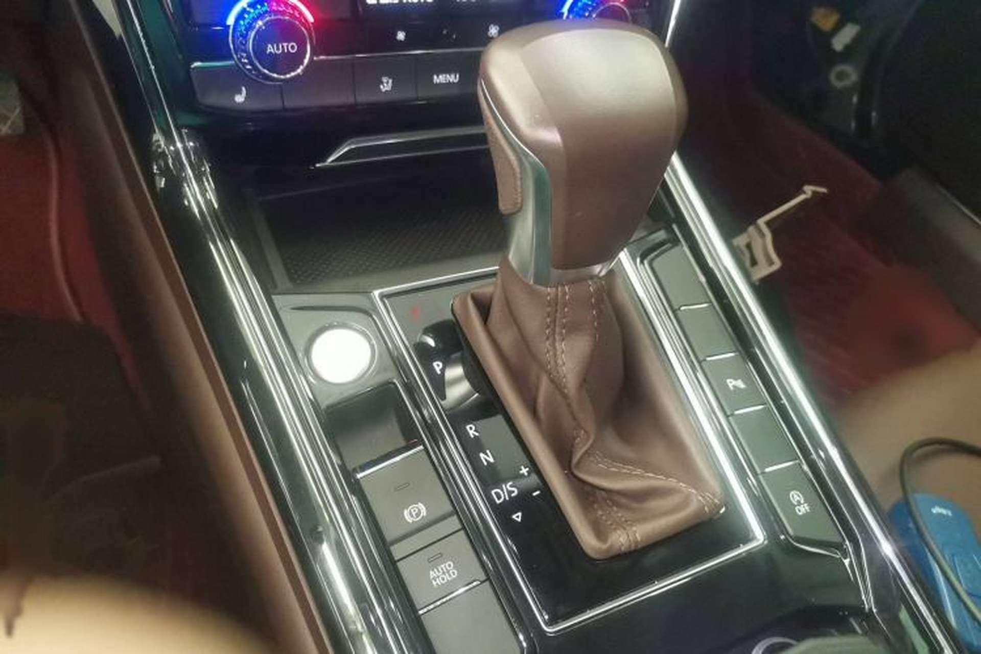Used Volkswagen Phideon 2021 380TSI Luxury Edition Gear Lever