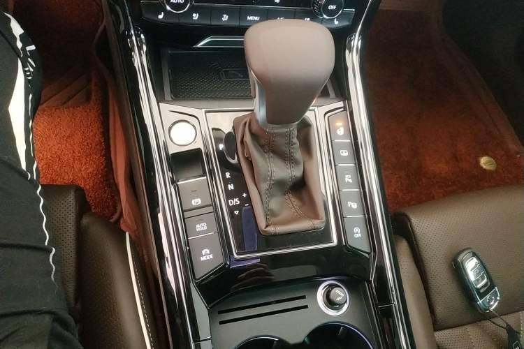 Used Volkswagen Phideon 2021 380TSI Flagship Edition Gear Lever