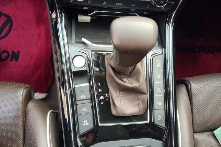 Used Volkswagen Phideon 2021 380TSI Prestige Edition Gear Lever