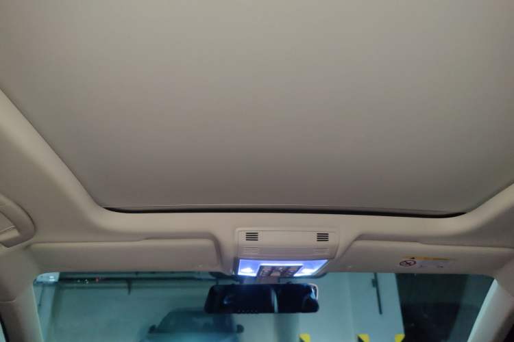 Used Volkswagen Phideon 2021 380TSI Luxury Edition Headliner