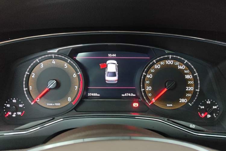 Used Volkswagen Phideon 2021 380TSI Luxury Edition Instrument Cluster