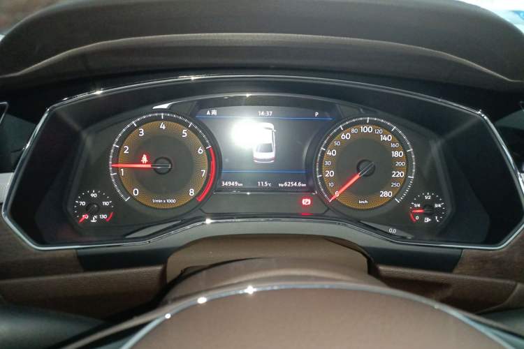 Used Volkswagen Phideon 2021 380TSI Prestige Edition Instrument Cluster