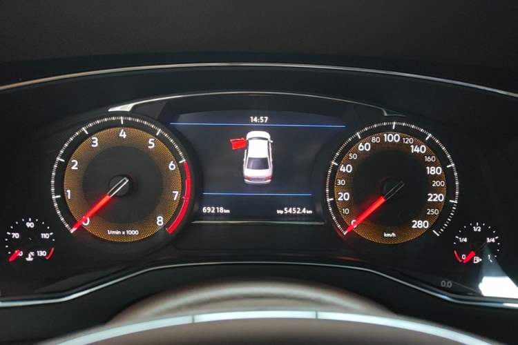 Used Volkswagen Phideon 2021 380TSI Luxury Edition Instrument Cluster