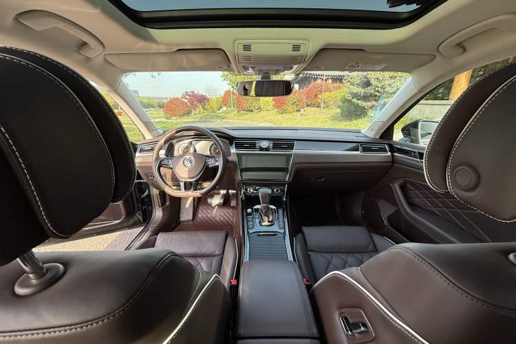 Used Volkswagen Phideon 2021 380TSI Prestige Edition Interior 1