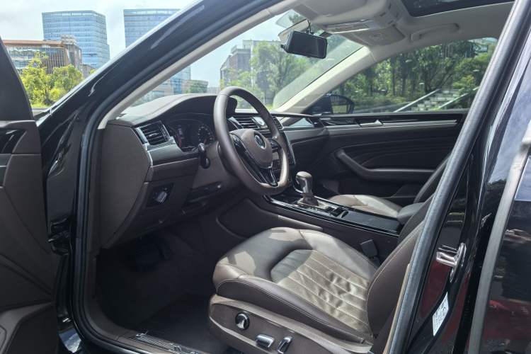 Used Volkswagen Phideon 2021 380TSI Luxury Edition Interior 1