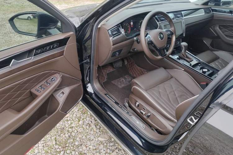 Used Volkswagen Phideon 2021 380TSI Prestige Edition Interior 1