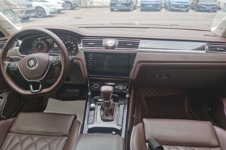 Used Volkswagen Phideon 2021 380TSI Prestige Edition Interior 1