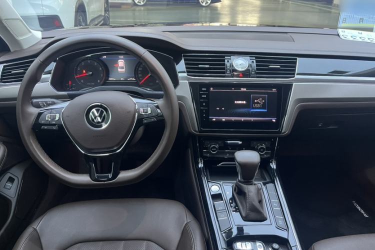 Used Volkswagen Phideon 2021 380TSI Luxury Edition Interior 1