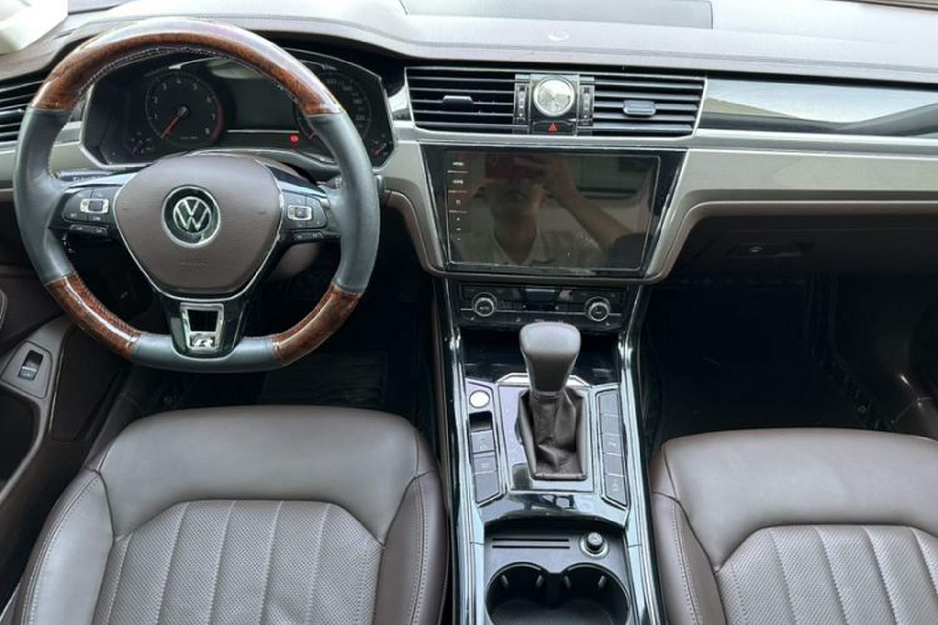 Used Volkswagen Phideon 2021 380TSI Luxury Edition Interior 1
