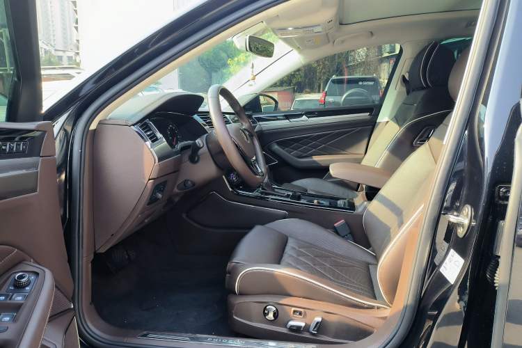 Used Volkswagen Phideon 2021 380TSI Luxury Edition Interior 1