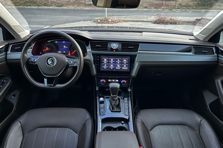 Used Volkswagen Phideon 2021 380TSI Luxury Edition Interior 1