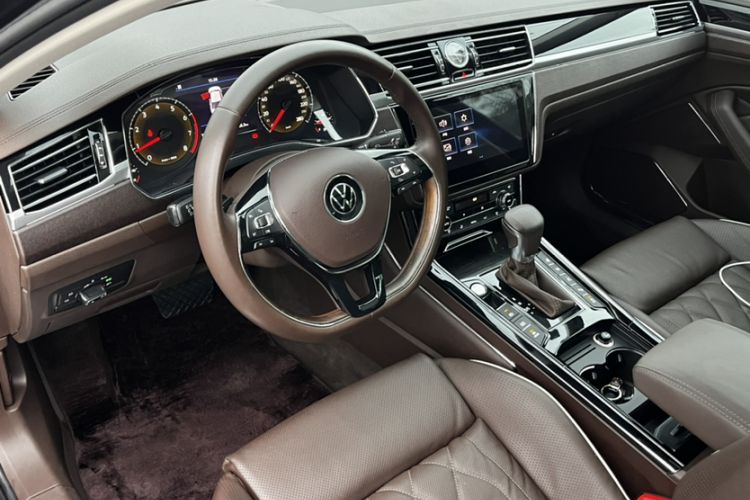 Used Volkswagen Phideon 2021 380TSI Prestige Edition Interior 1