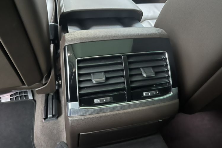 Used Volkswagen Phideon 2021 380TSI Luxury Edition Interior 11