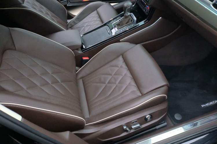 Used Volkswagen Phideon 2021 380TSI Luxury Edition Interior 12
