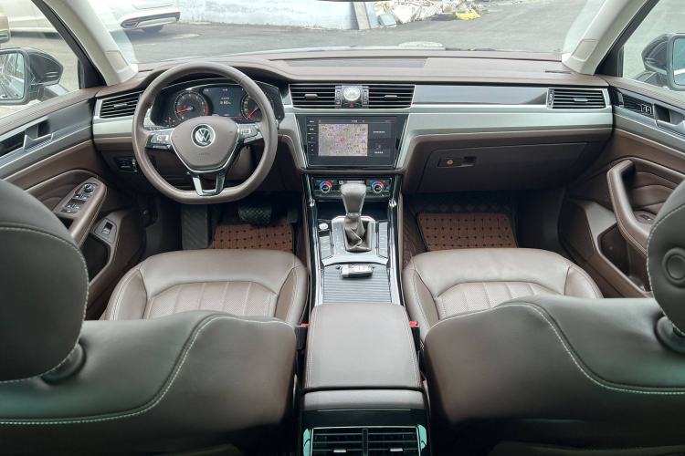Used Volkswagen Phideon 2021 380TSI Luxury Edition Interior 2