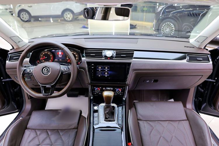 Used Volkswagen Phideon 2021 380TSI Prestige Edition Interior 2