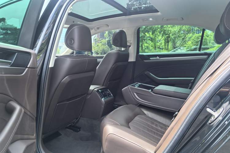 Used Volkswagen Phideon 2021 380TSI Luxury Edition Interior 2