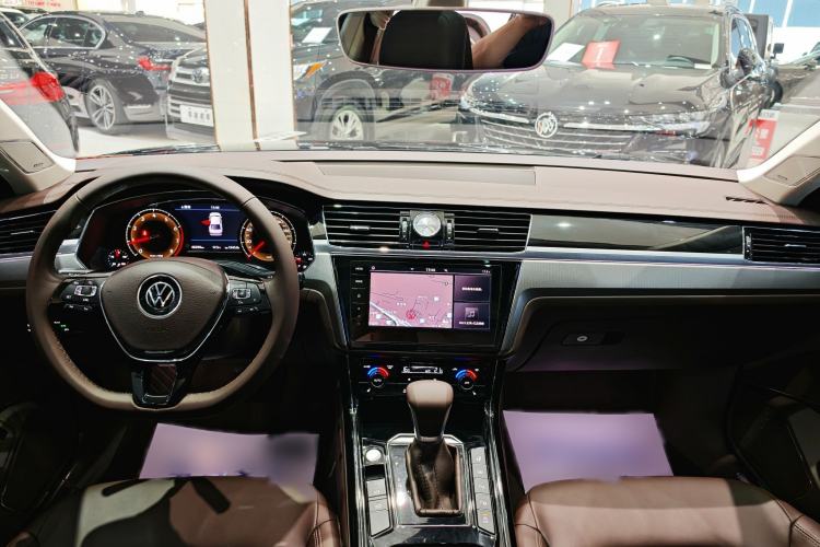 Used Volkswagen Phideon 2021 380TSI Luxury Edition Interior 2