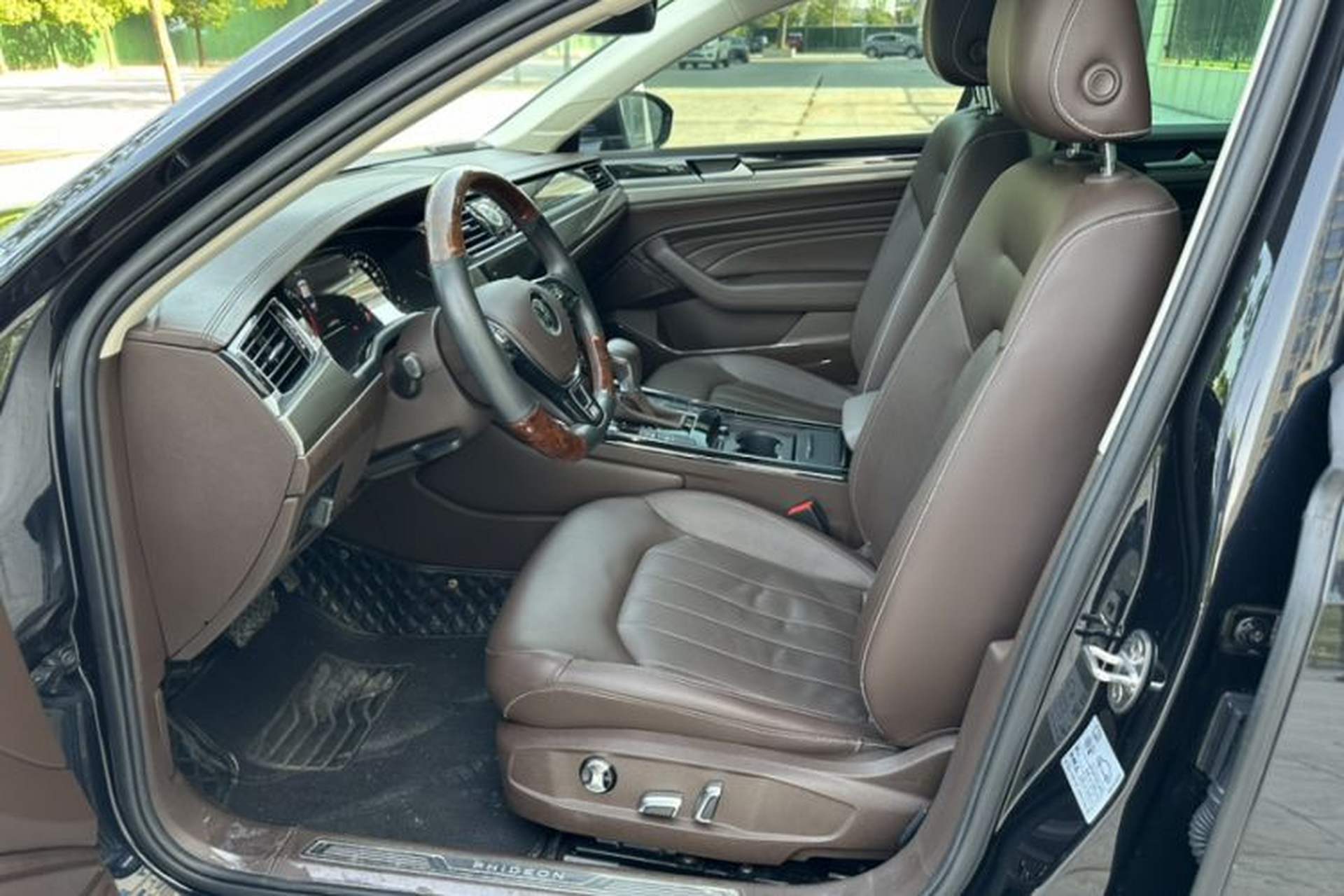 Used Volkswagen Phideon 2021 380TSI Luxury Edition Interior 2