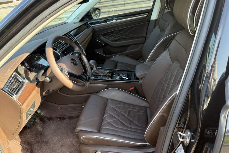 Used Volkswagen Phideon 2021 380TSI Prestige Edition Interior 2