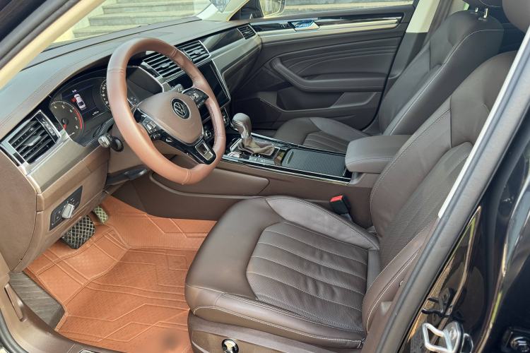 Used Volkswagen Phideon 2021 380TSI Luxury Edition Interior 2