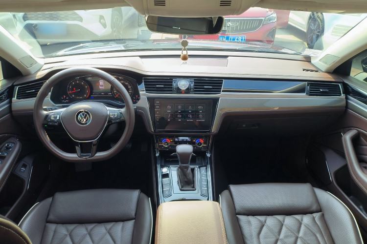 Used Volkswagen Phideon 2021 380TSI Luxury Edition Interior 2