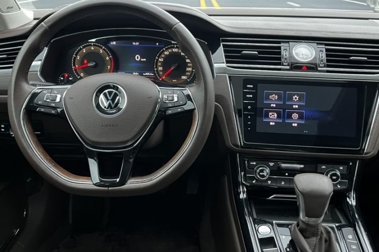 Used Volkswagen Phideon 2021 380TSI Prestige Edition Interior 2