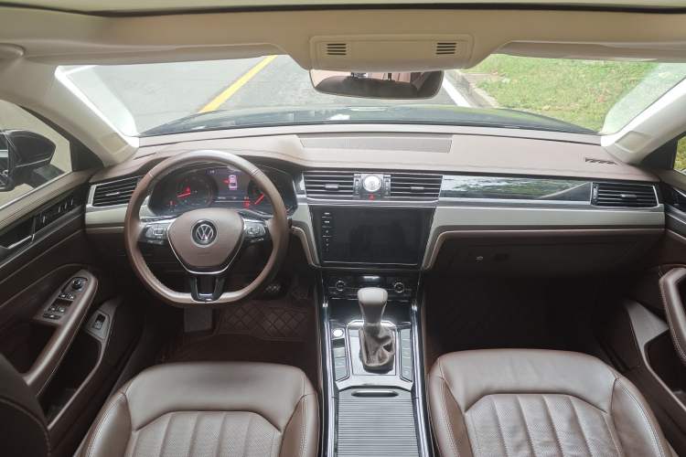 Used Volkswagen Phideon 2021 380TSI Luxury Edition Interior 2