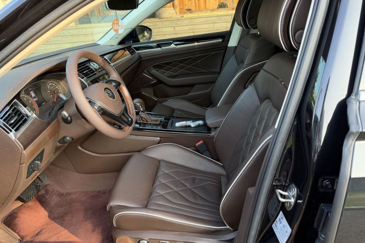 Used Volkswagen Phideon 2021 380TSI Prestige Edition Interior 3